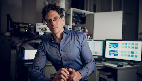 Technion Prof. Ido Kaminer in lab